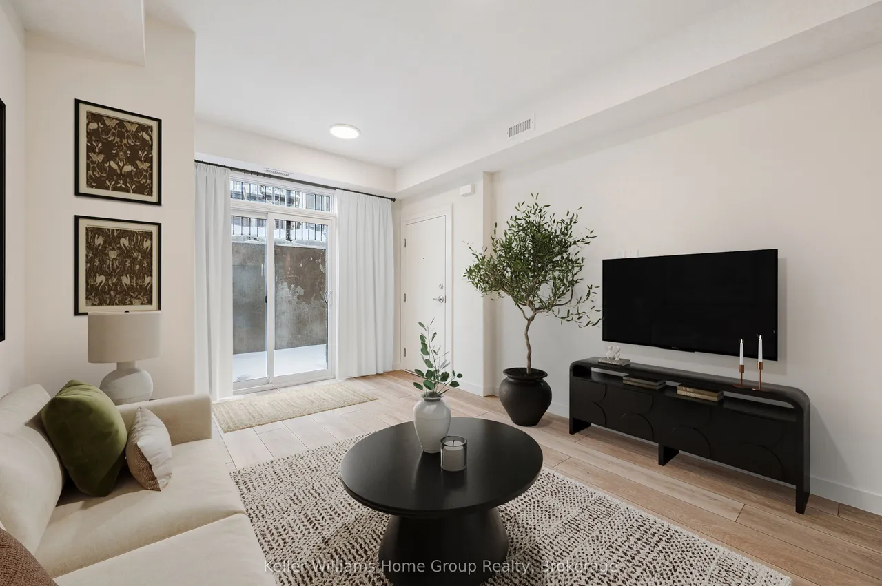 824 Woolwich Street — photo 3