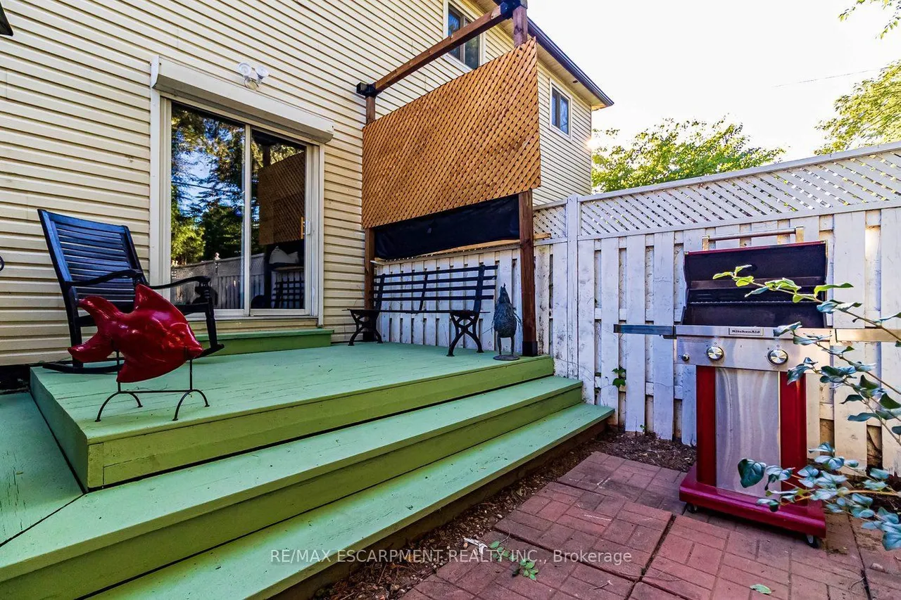 336 Jackson Street W — photo 19
