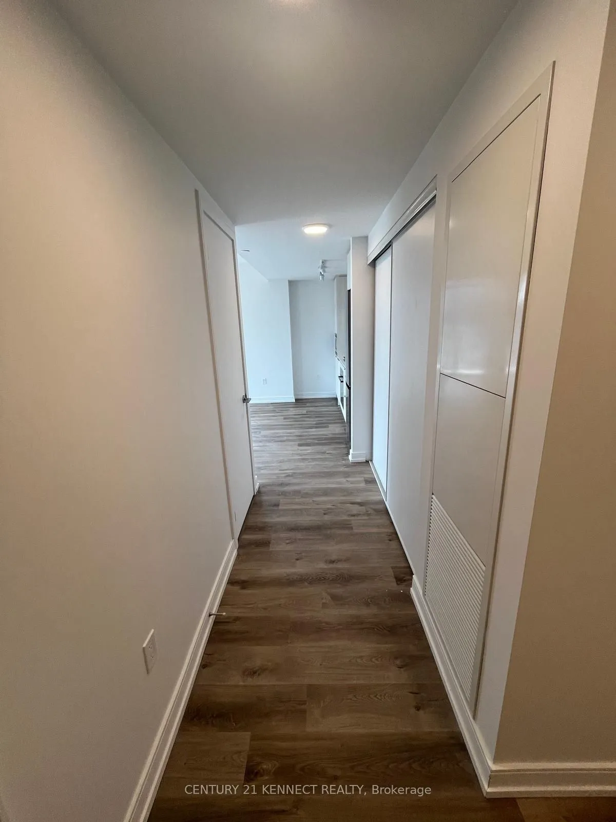 1 Jarvis Street — photo 2