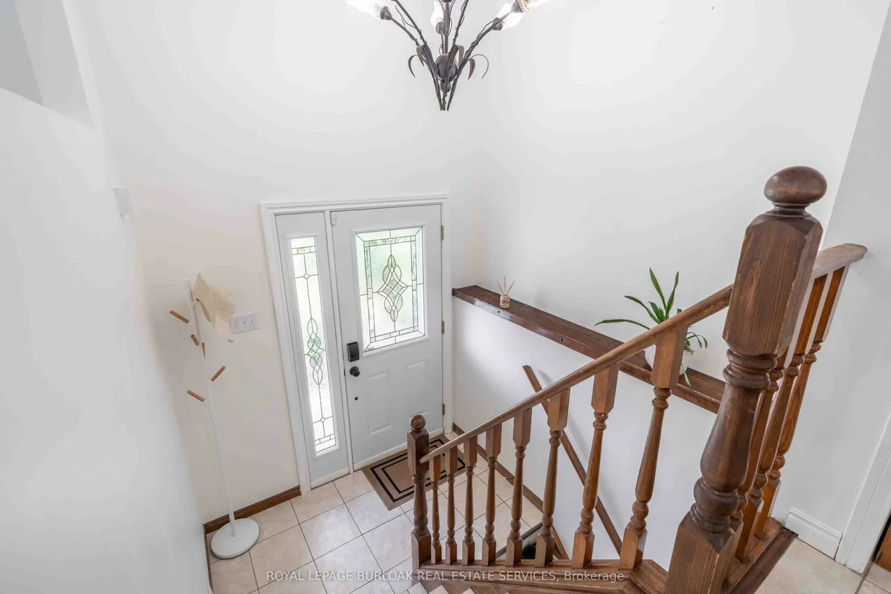 1262 Upper Gage Avenue — photo 2