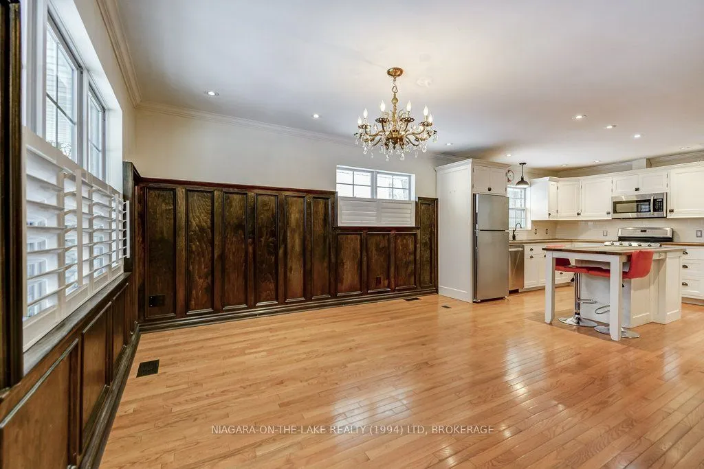 4 Dixie Avenue — photo 3