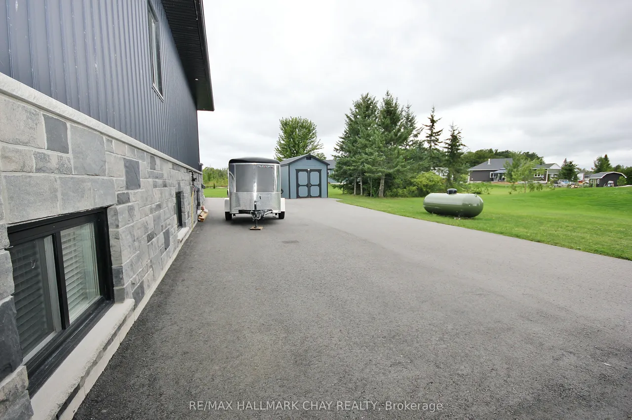 37 HILLSIDE Drive — photo 31