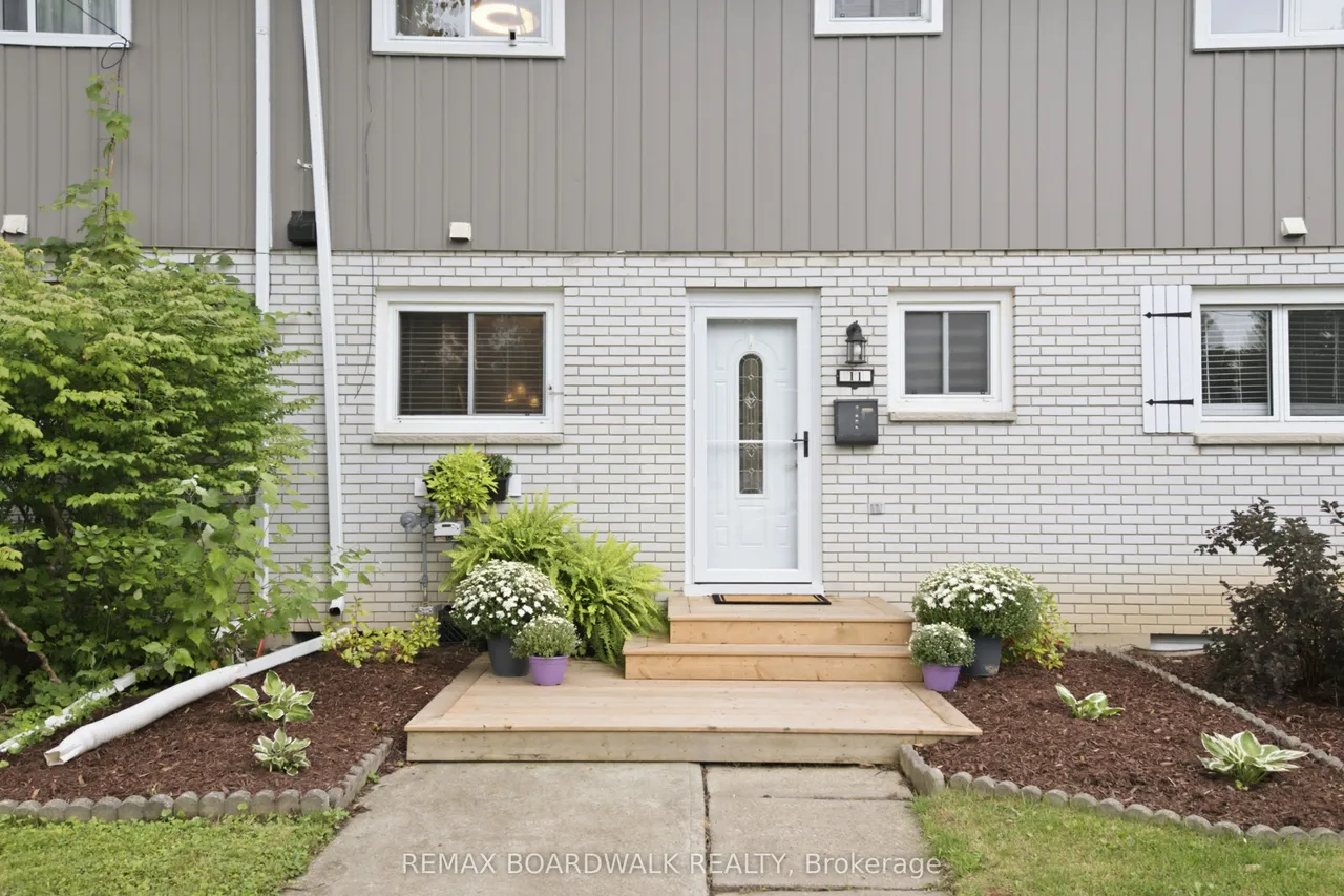 11 Maple Avenue — photo 3