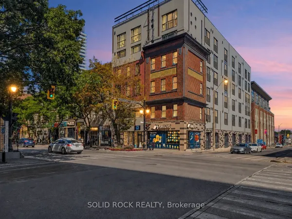 121 King Street E