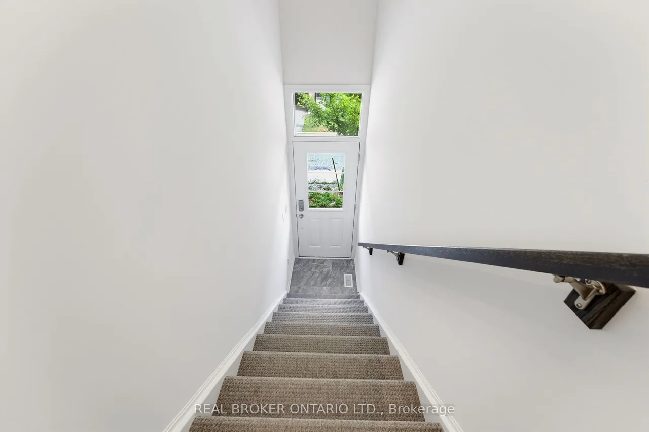 120 Court Drive — photo 2