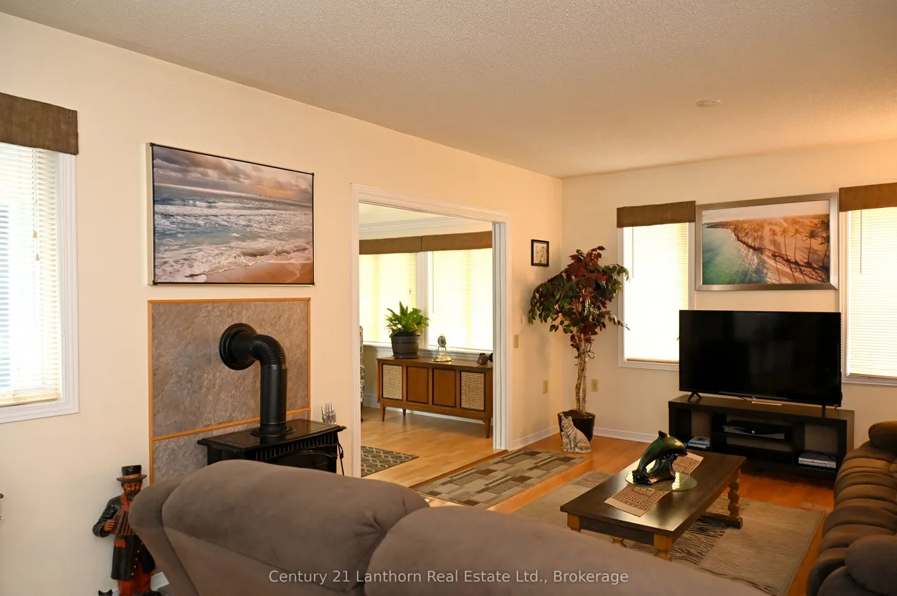 1 Reynolds Place N — photo 31