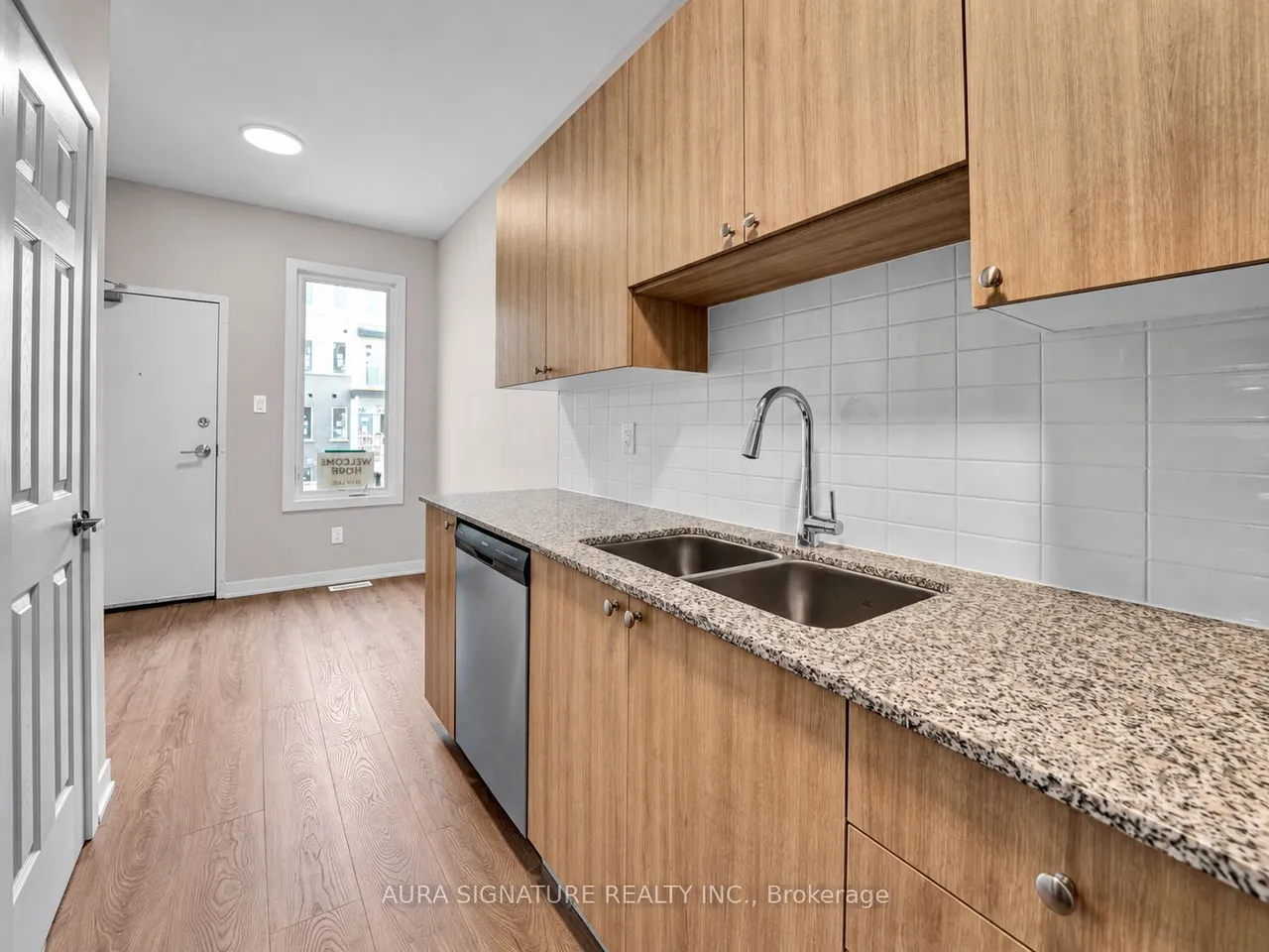 820 Utopie Private — photo 2
