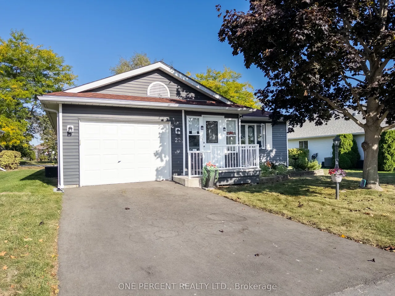 22 HERITAGE Drive — photo 2
