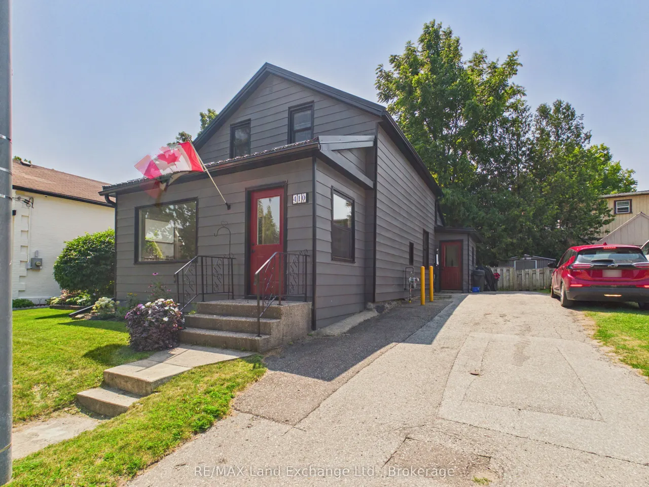 410 RUSSELL Street — photo 15