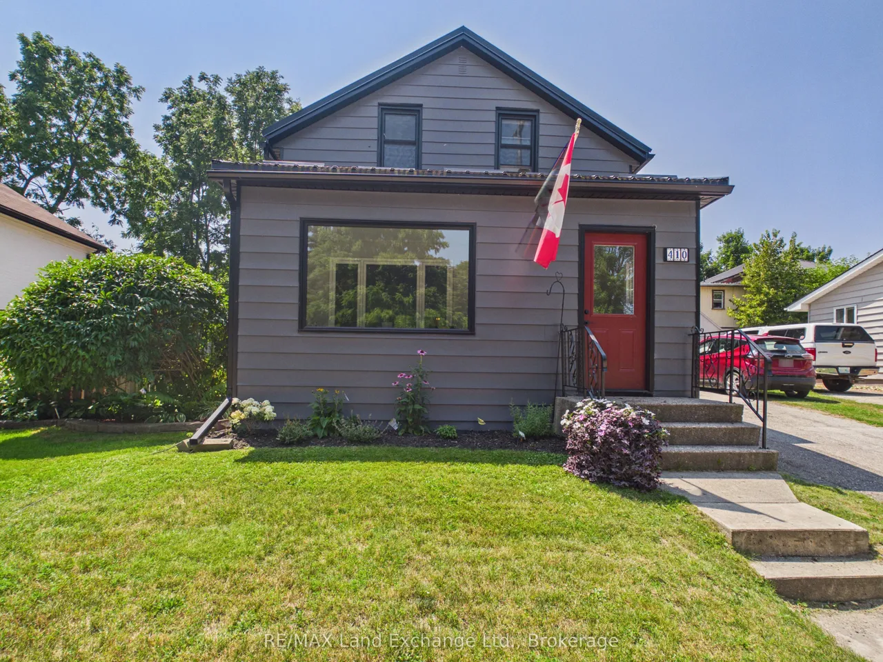 410 RUSSELL Street — photo 2