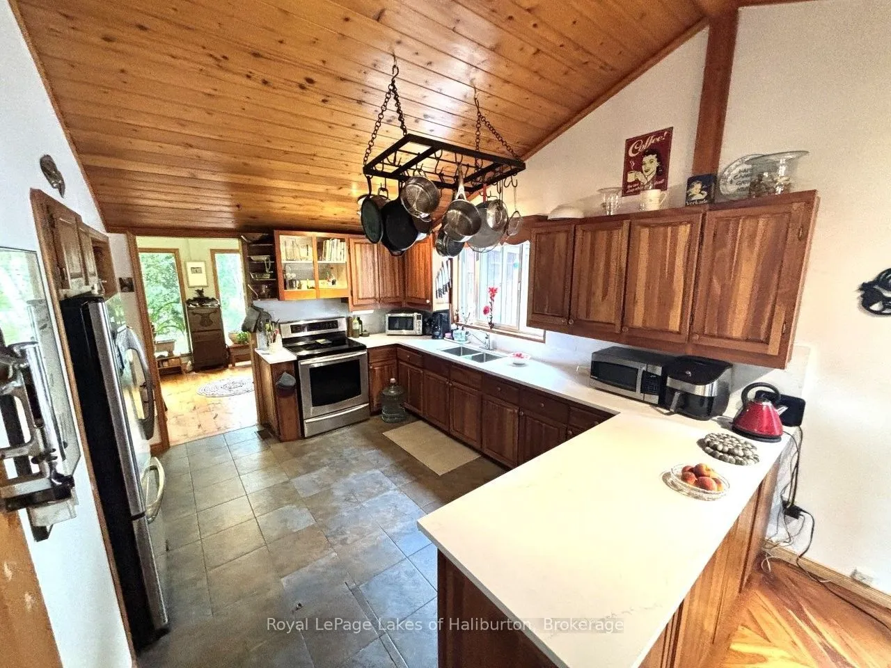 10 Nevison Drive — photo 3