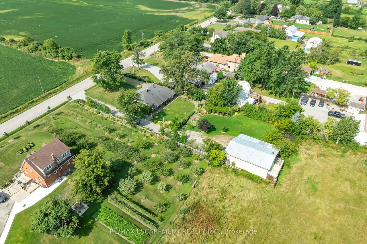 609 Green Mountain Road E