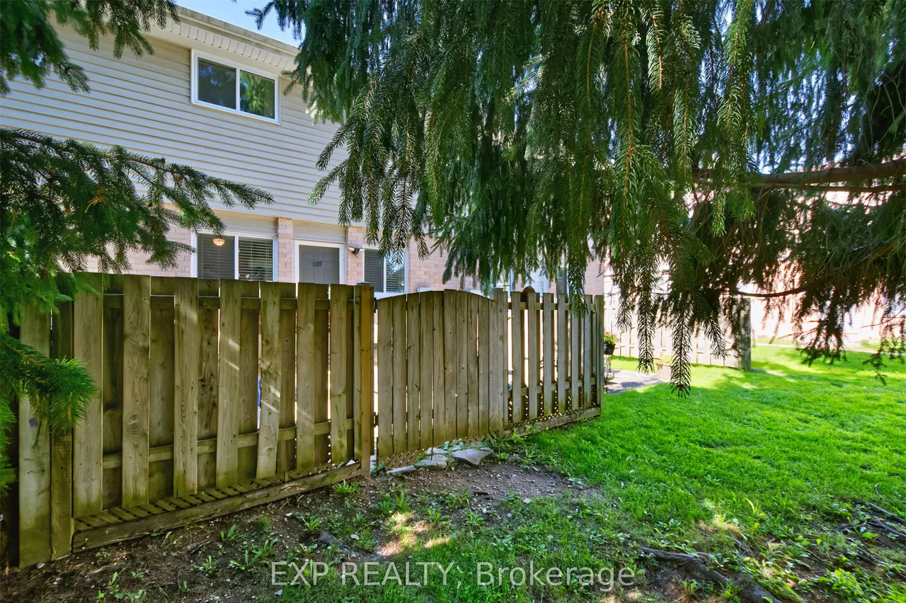 320 Westminster Avenue — photo 2
