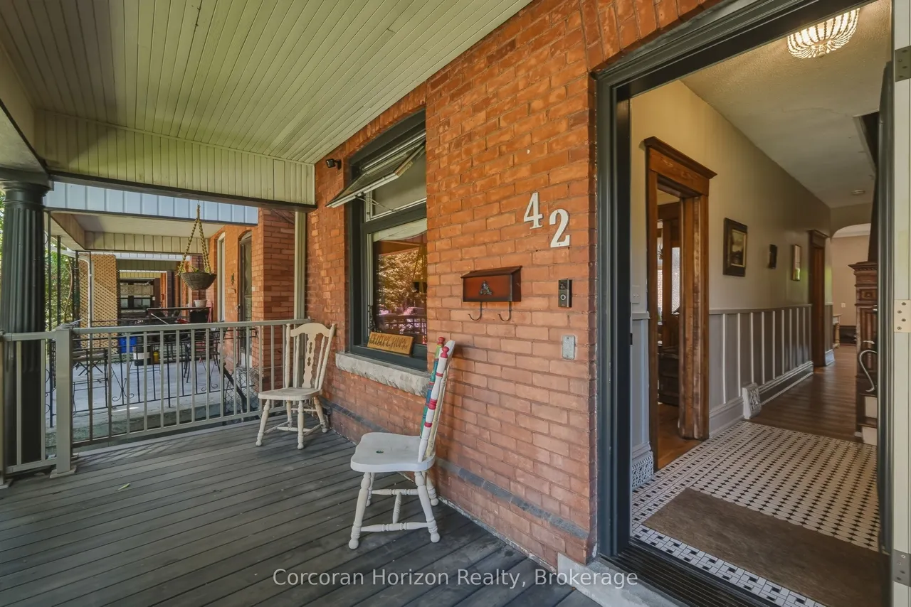 42 Nightingale Street — photo 3