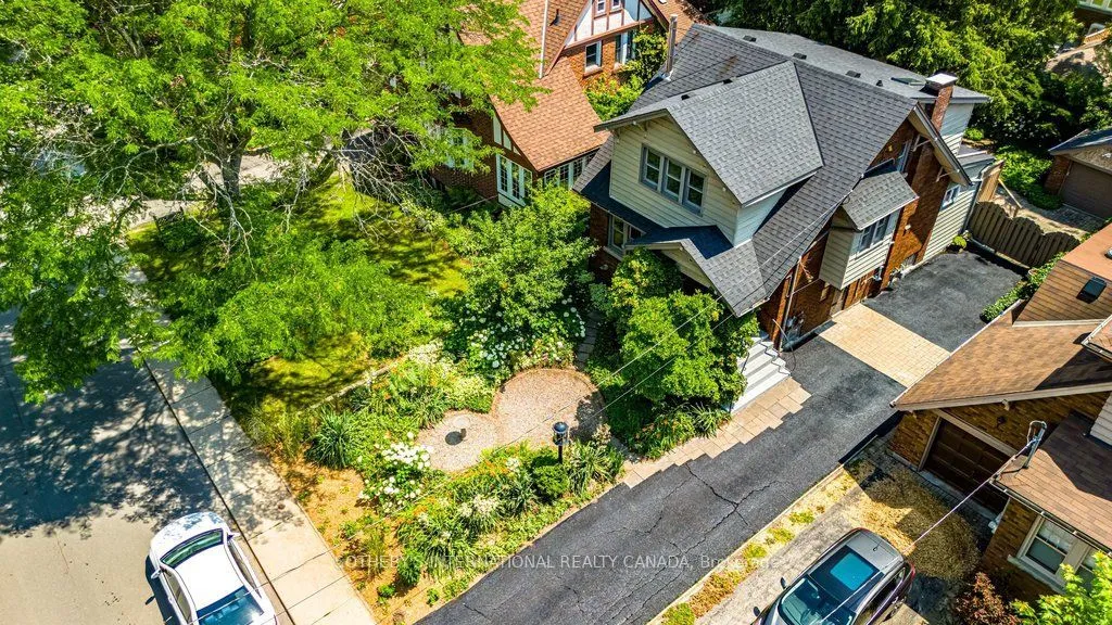 100 Dalewood Crescent — photo 2
