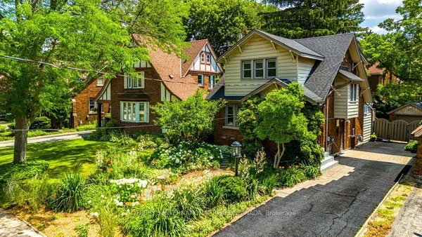 100 Dalewood Crescent