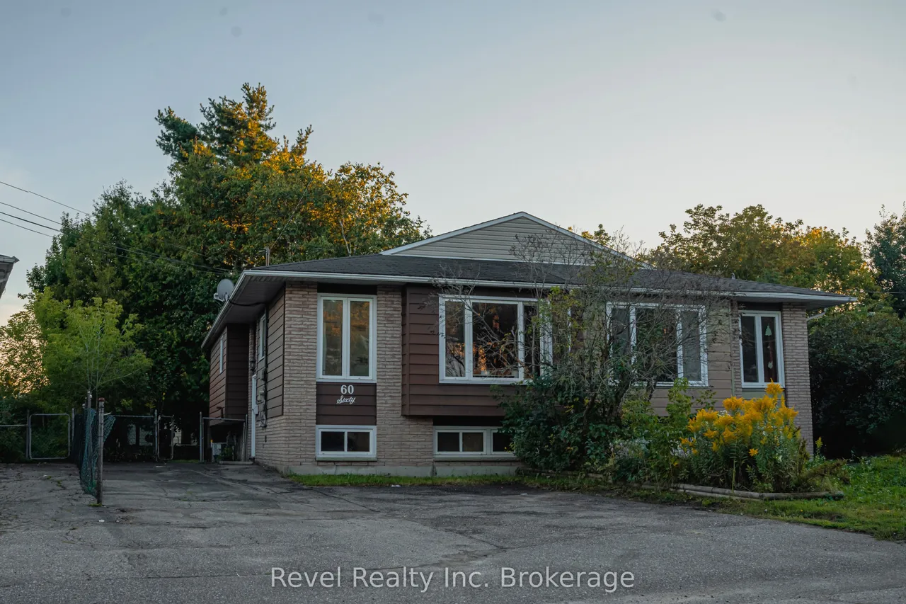 60 Sherryl Crescent — photo 2