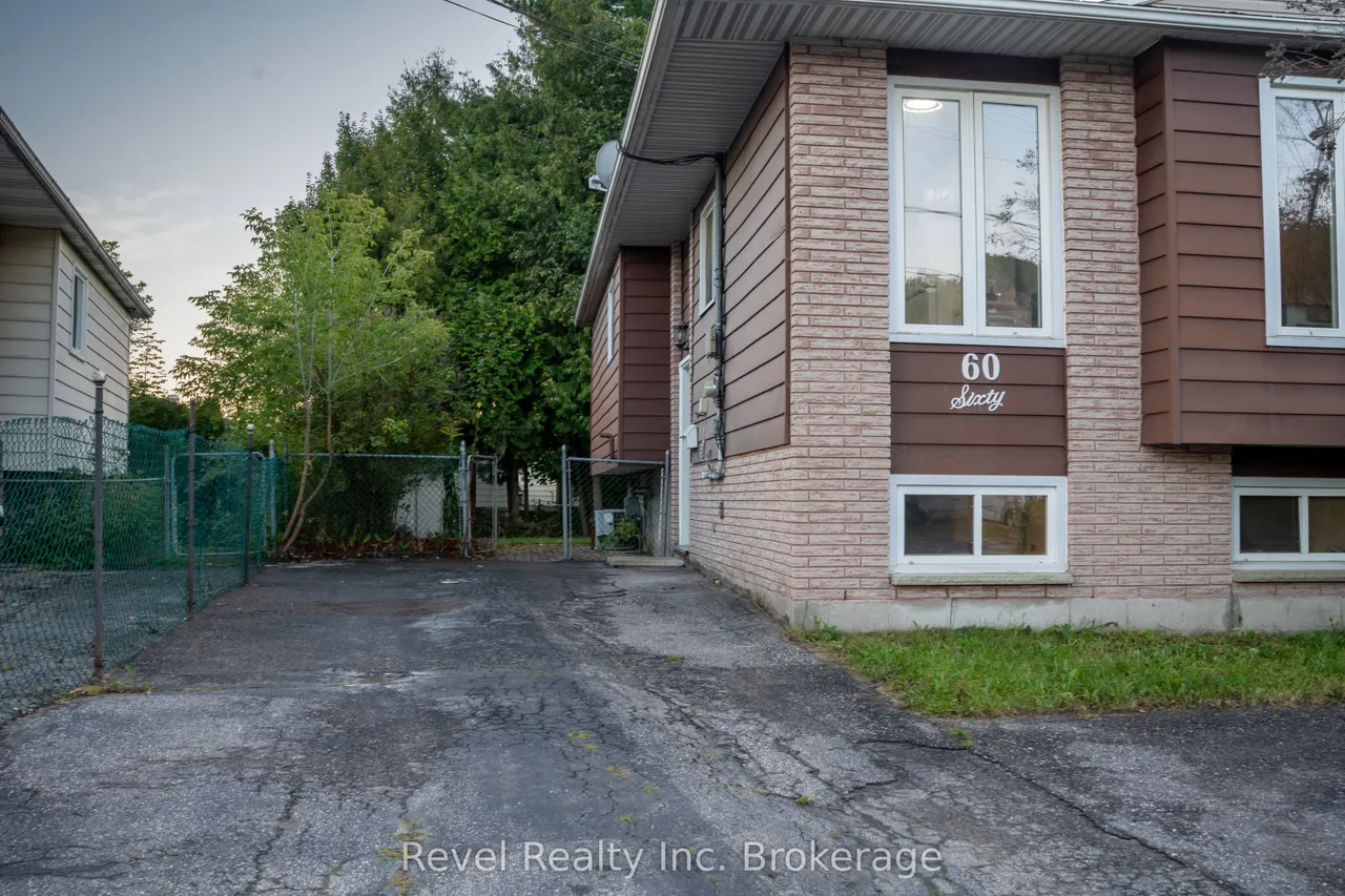 60 Sherryl Crescent — photo 27