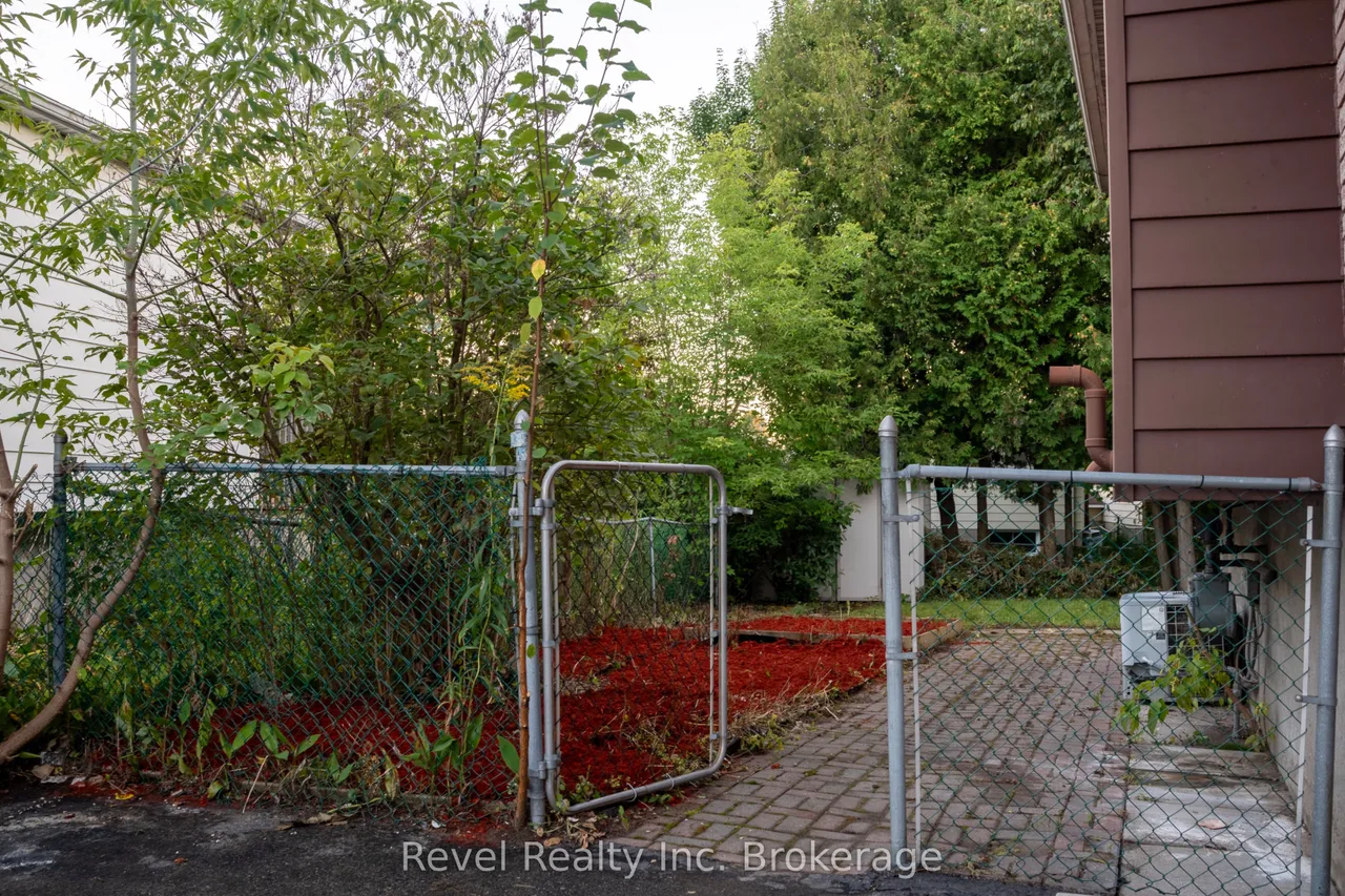 60 Sherryl Crescent — photo 26