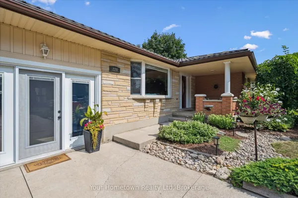 220 Colborne Street — photo 2