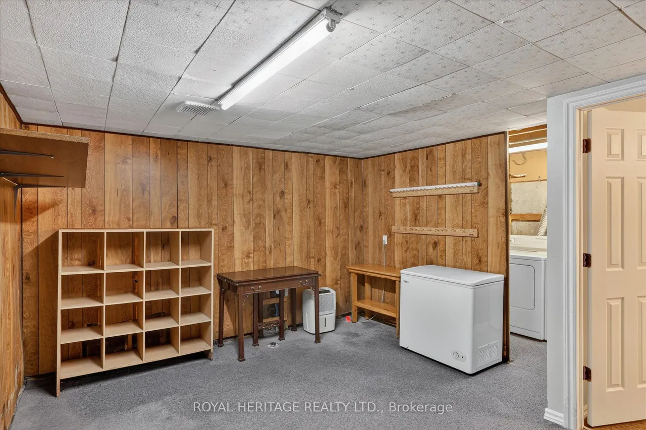 1621 Applewood Crescent — photo 35