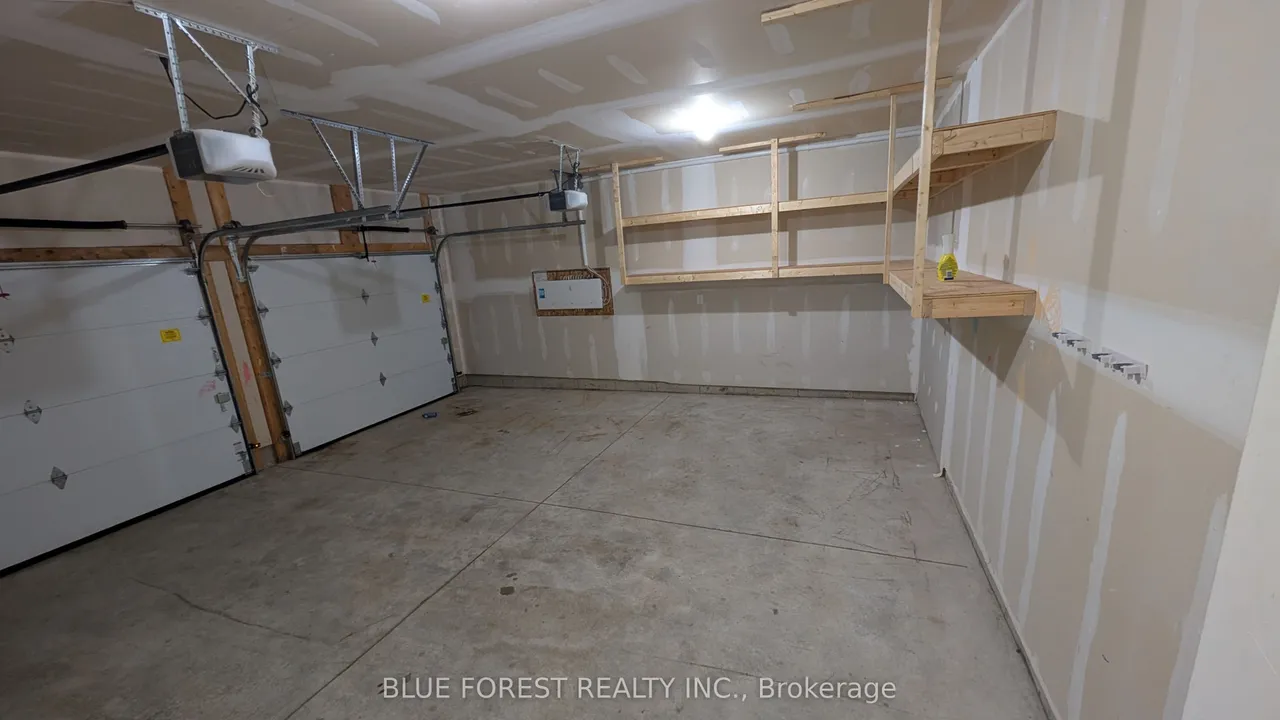 30 Thames Springs Crescent — photo 38