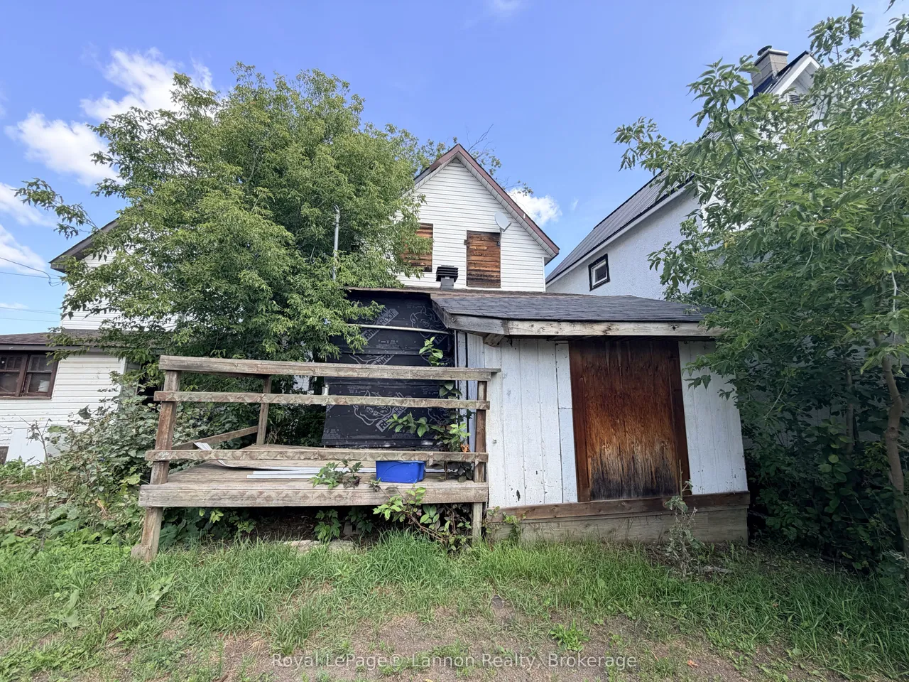 733 Simpson Street — photo 2