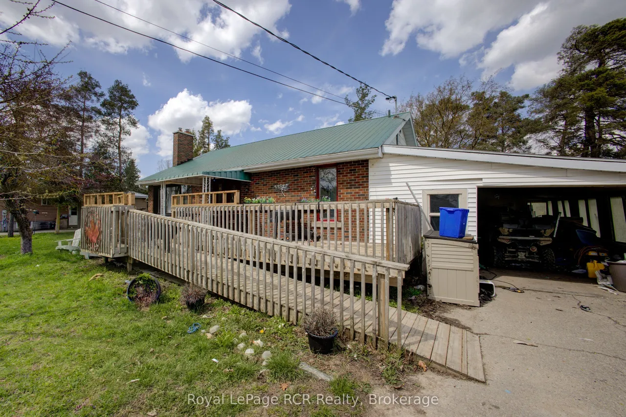 460 Domville Street — photo 3