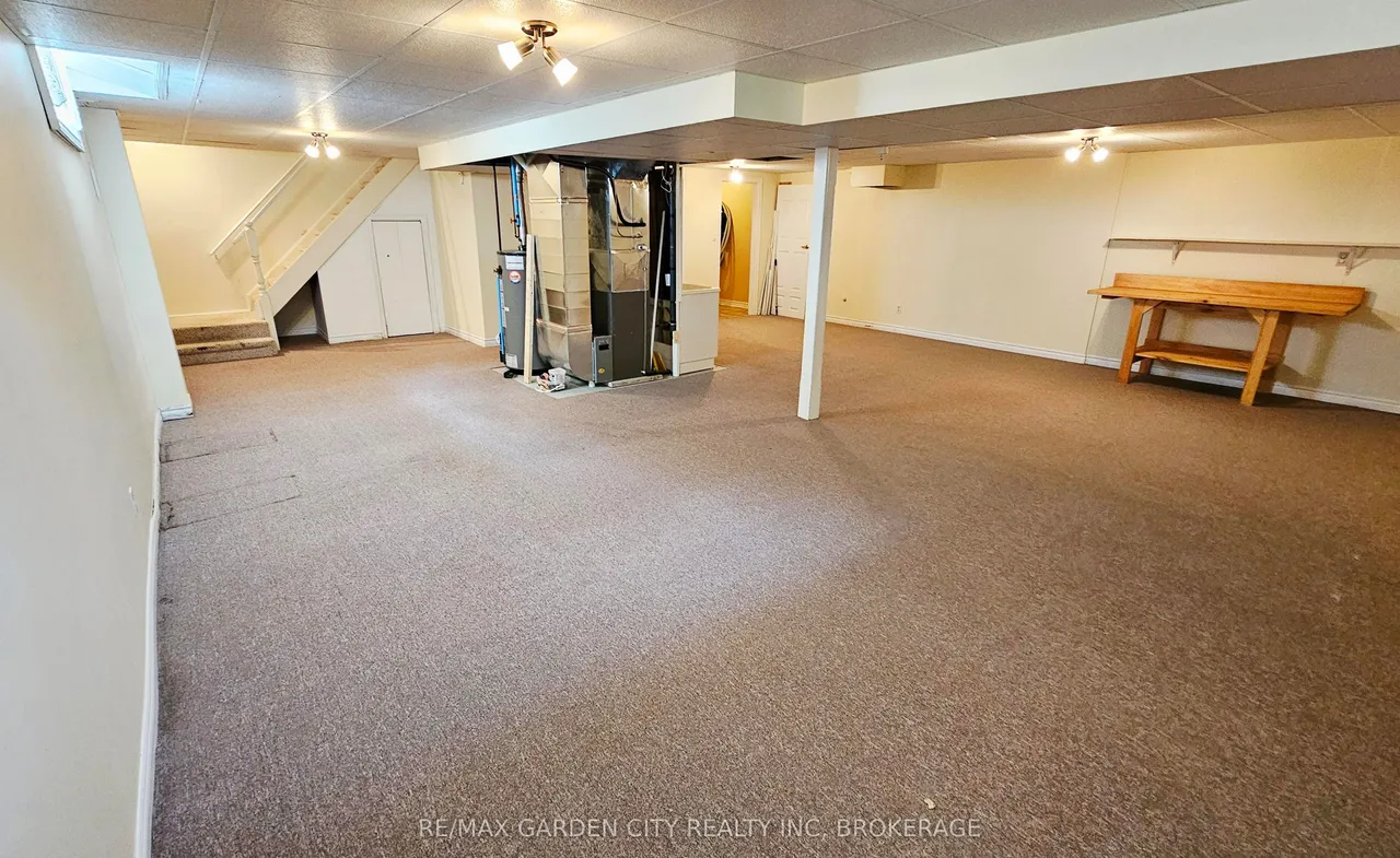 122 BUNTING Road — photo 26