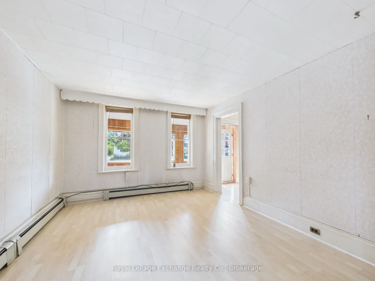 856 Olde Victoria Street — photo 3