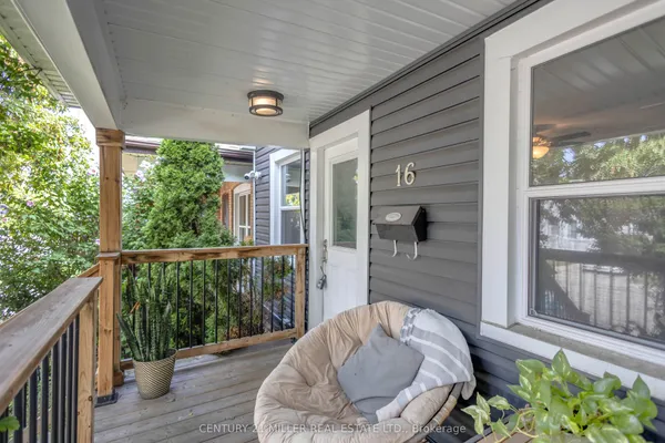 16 Wexford Avenue N — photo 2