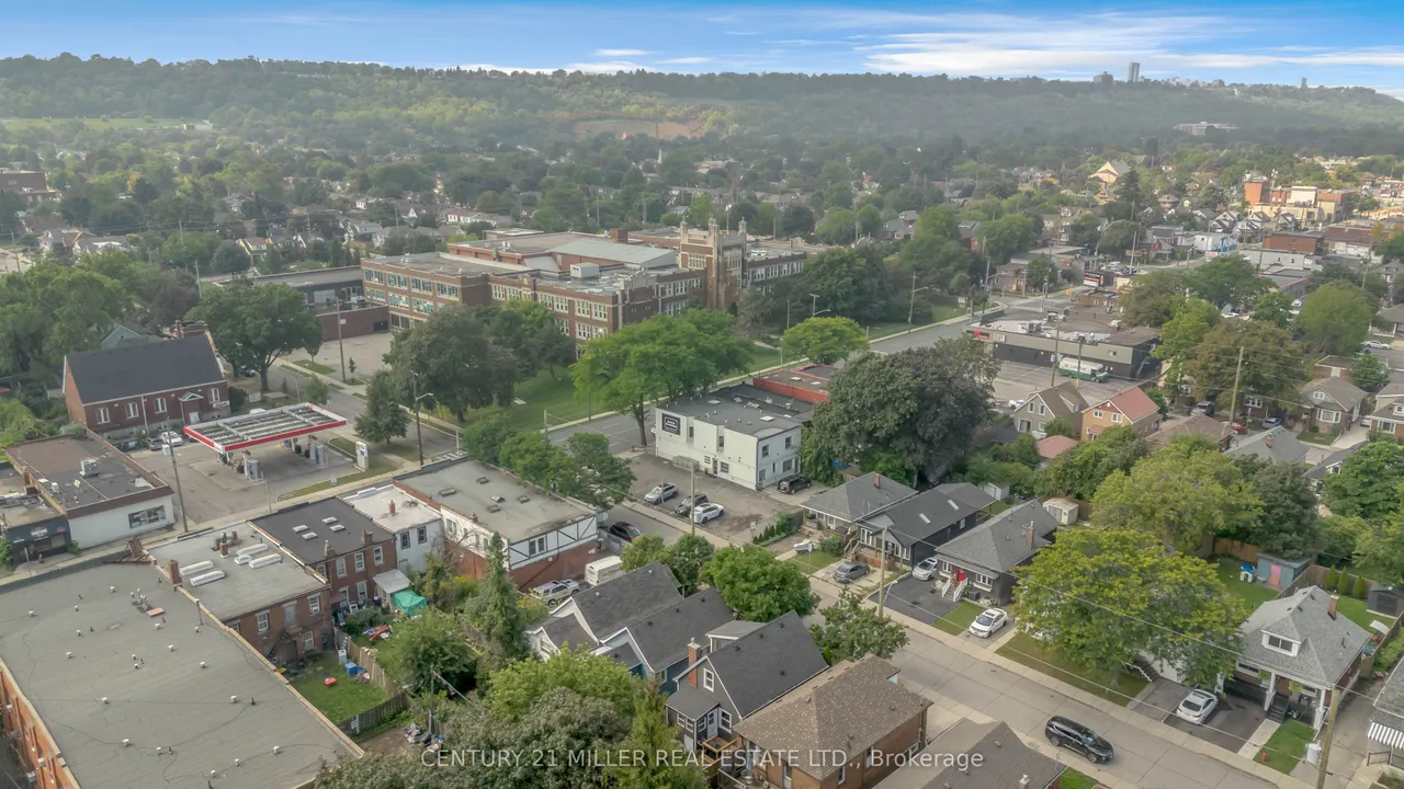 16 Wexford Avenue N — photo 28