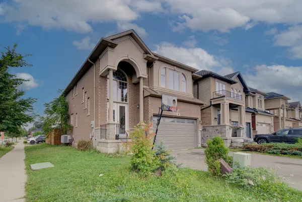 4 Chartwell Circle S — photo 2