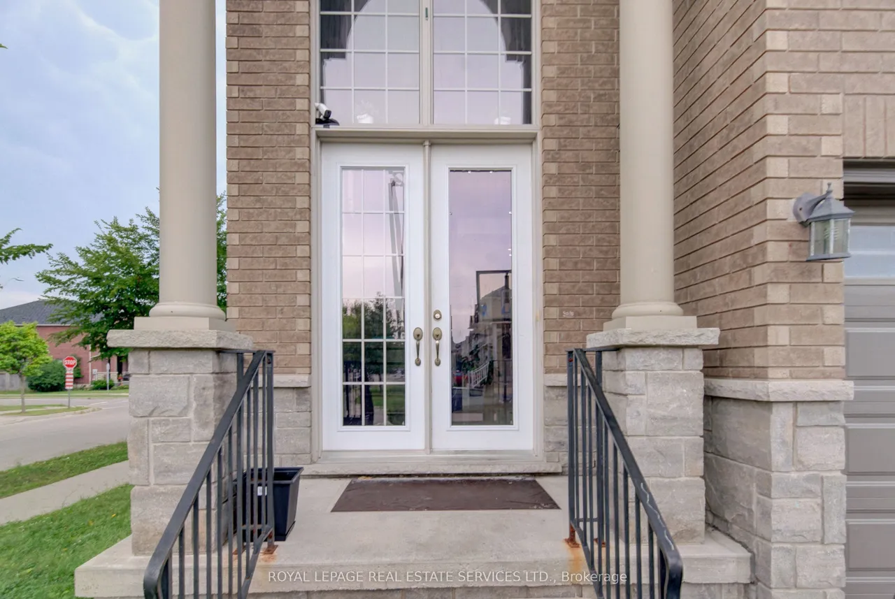 4 Chartwell Circle S — photo 3