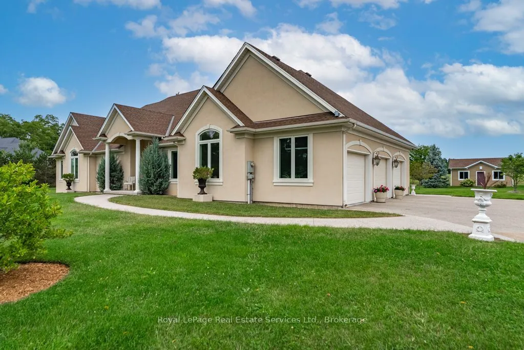 365 Robinson Road — photo 3