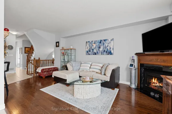 51 Marina Point Crescent — photo 2