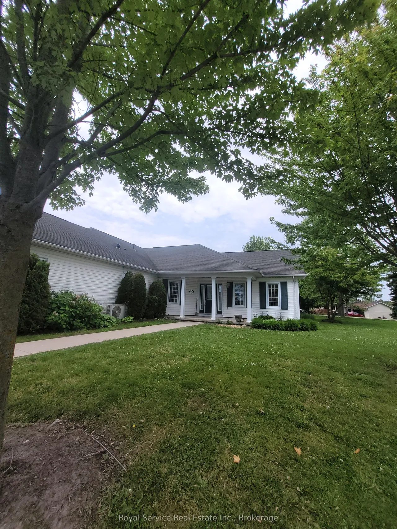 325 Densmore Road — photo 14