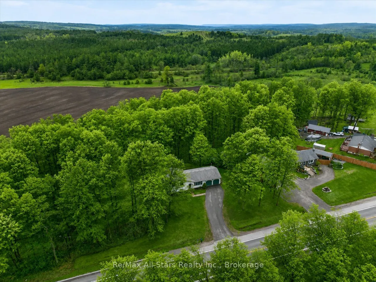 1558 Highway 7A — photo 3