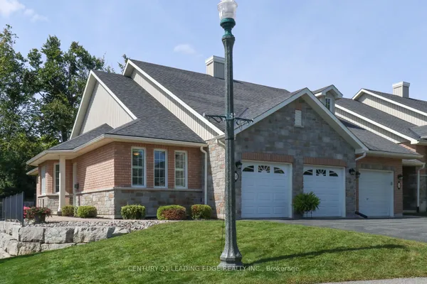 61 Village Crescent — photo 2