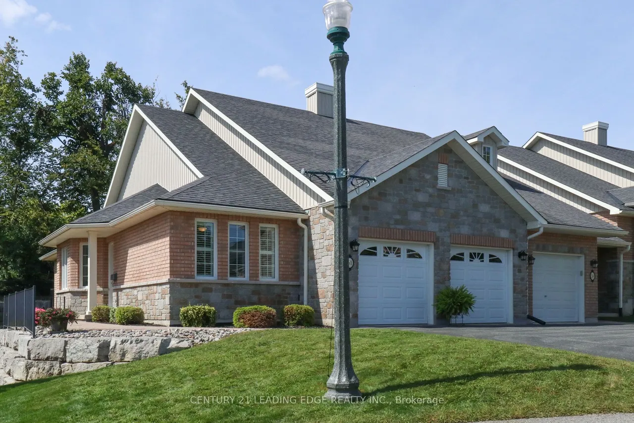 61 Village Crescent — photo 2