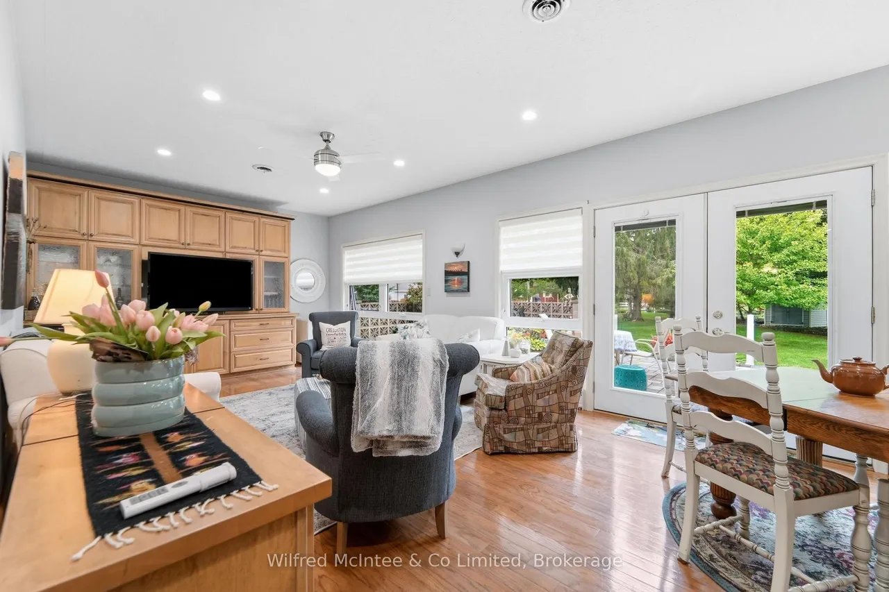 31 Johnstone Boulevard — photo 49