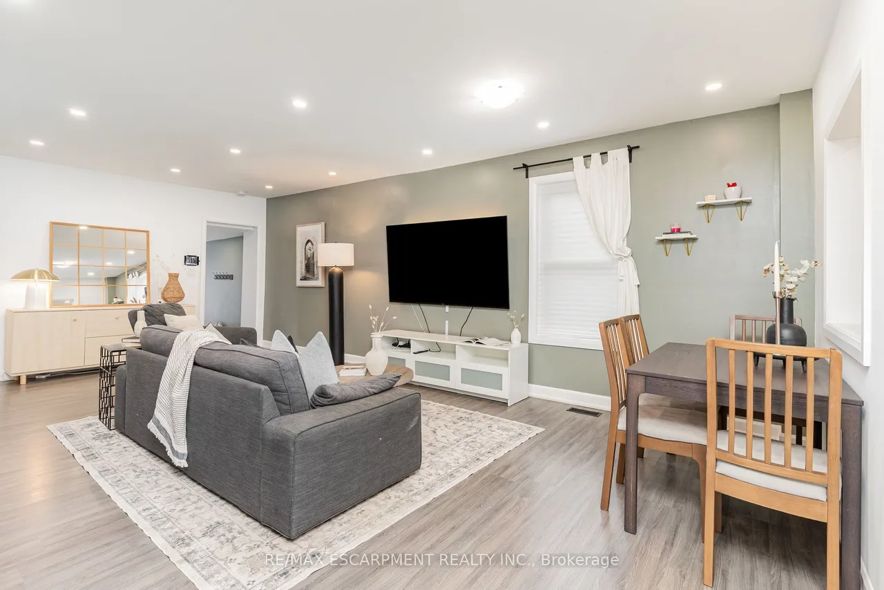 4 Robins Avenue — photo 2