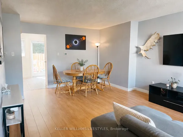 700 EXETER Road — photo 2