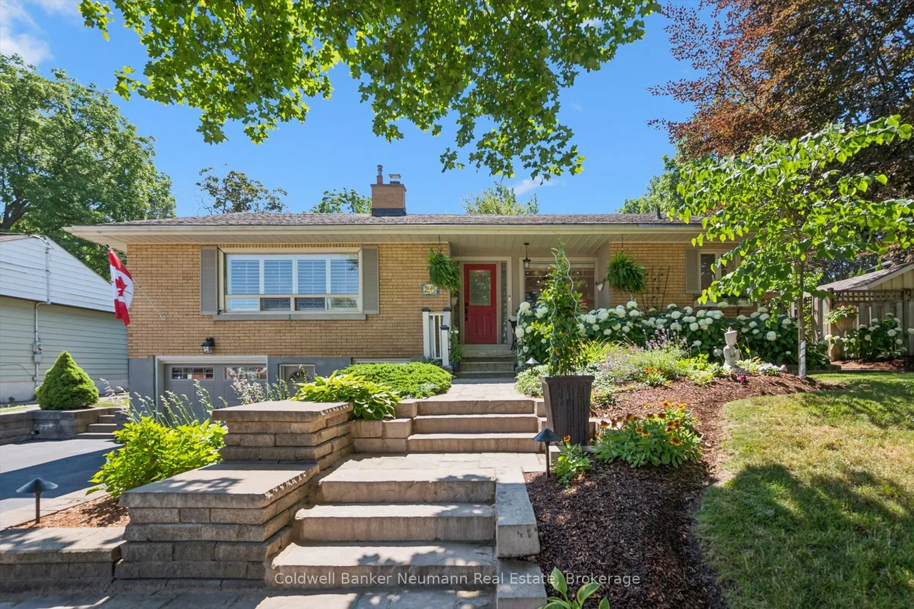 25 Bennett Avenue — photo 3