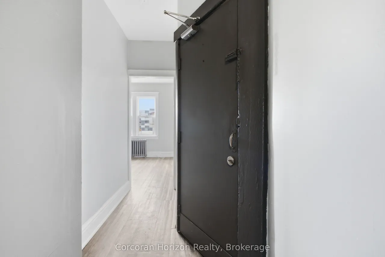 1539-1547 Barton Street E — photo 2