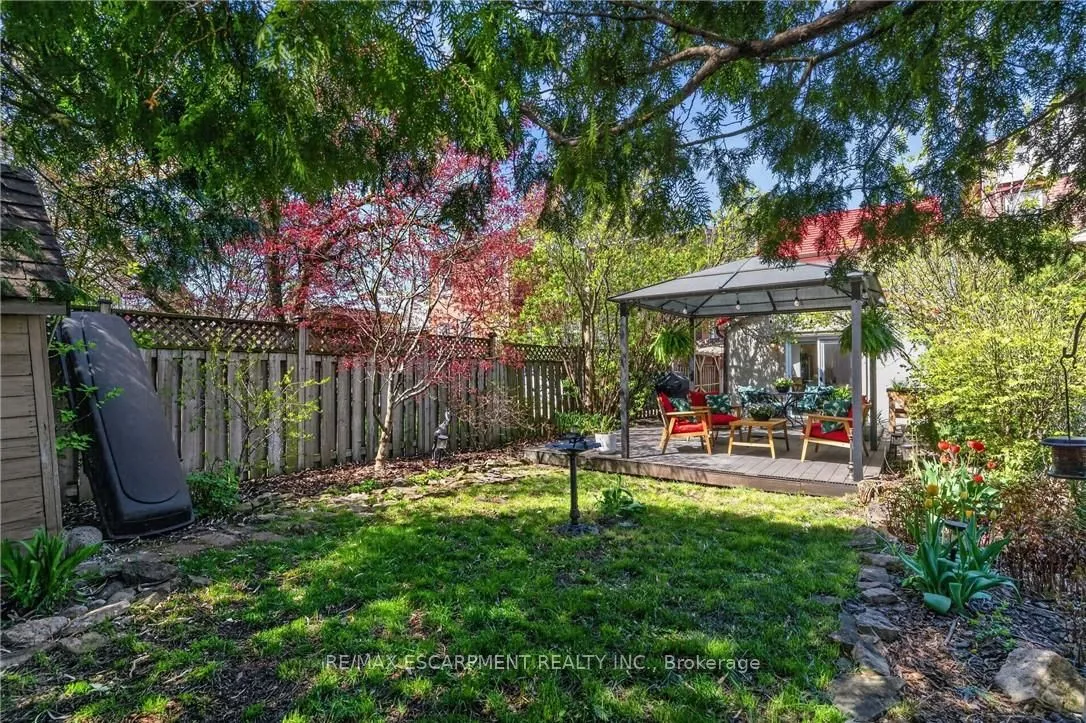 32 Magill Street — photo 2
