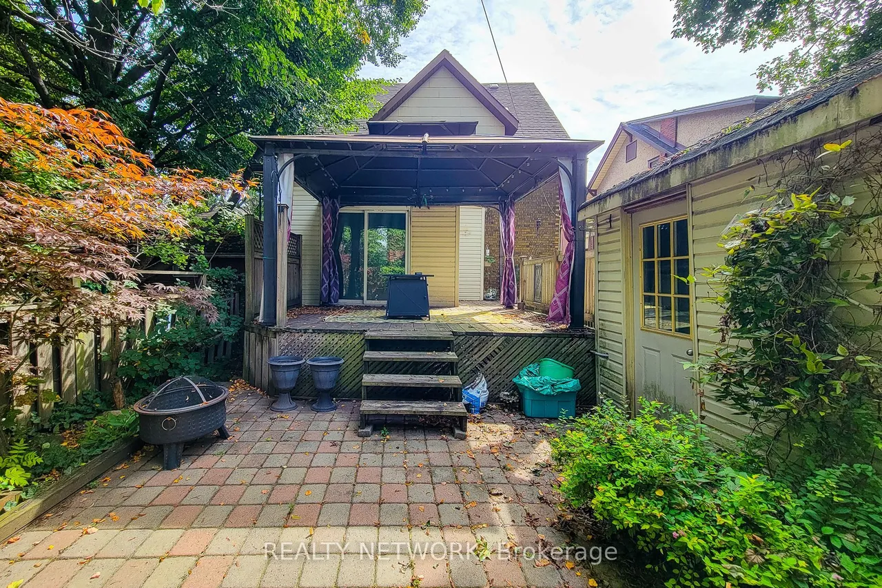 12 Leinster Avenue S — photo 40