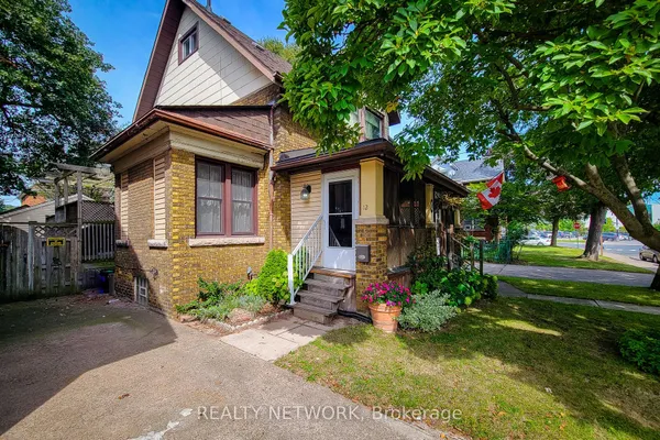 12 Leinster Avenue S — photo 2