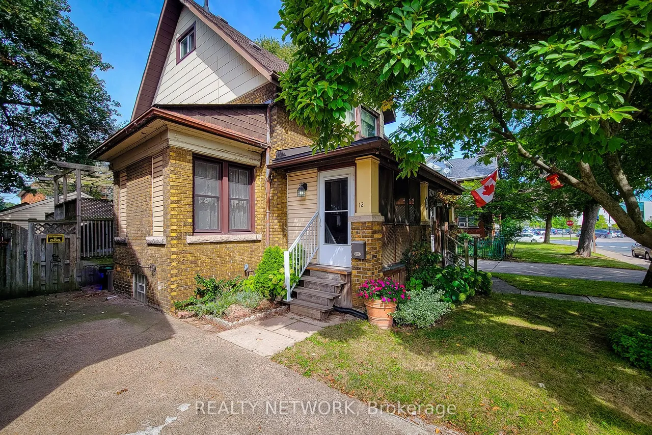 12 Leinster Avenue S — photo 2