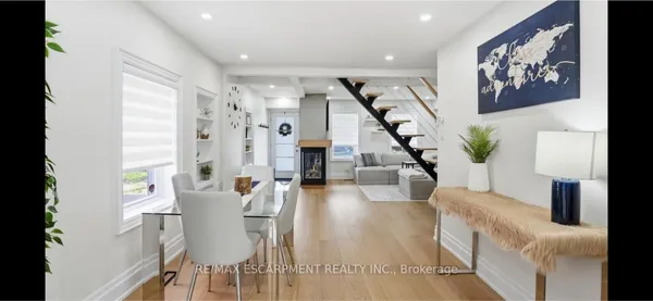 13 Picton Street W